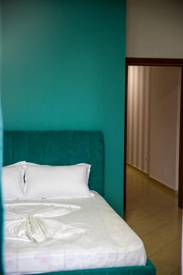 Colombo'S Apartment Vlorë Esterno foto