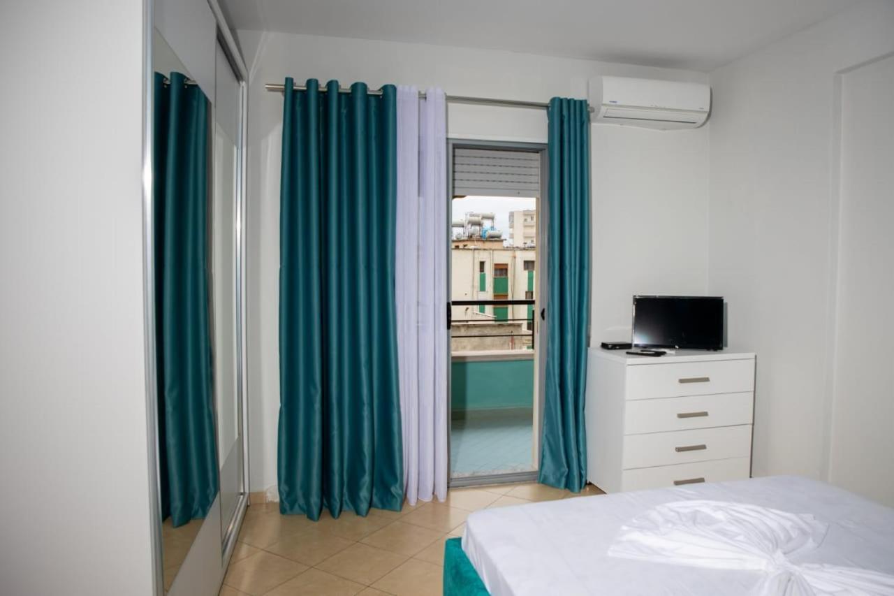 Colombo'S Apartment Vlorë Esterno foto