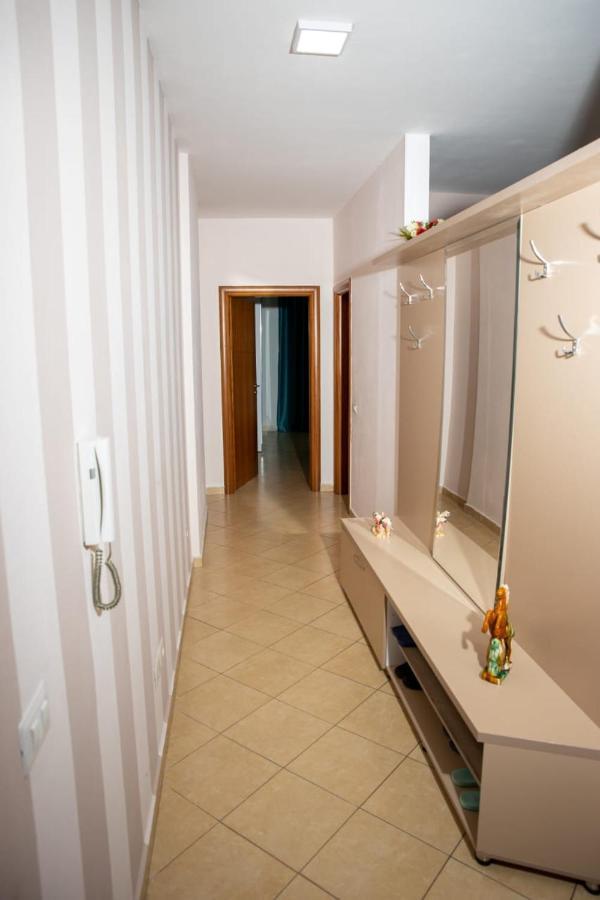 Colombo'S Apartment Vlorë Esterno foto